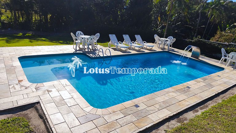 Chácara com 05 dormitórios, piscina e lazer LT0068