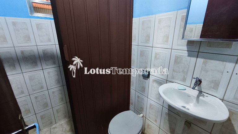 Chácara com 05 dormitórios, piscina e lazer LT0068