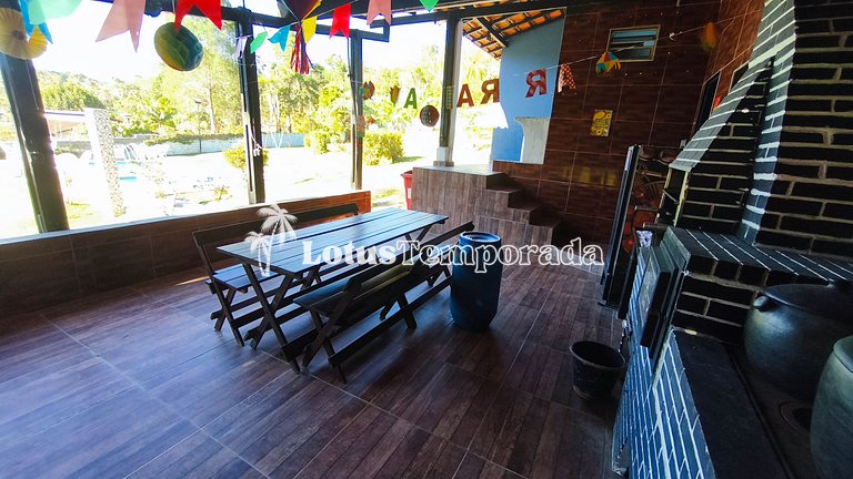 Chácara com 05 dormitórios, piscina e lazer LT0068