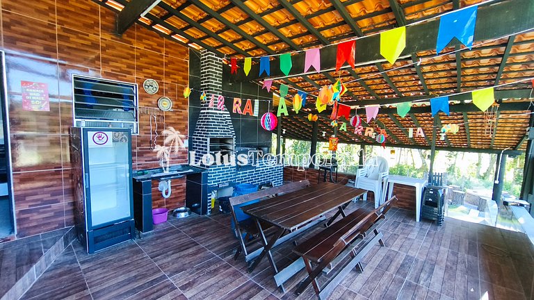 Chácara com 05 dormitórios, piscina e lazer LT0068