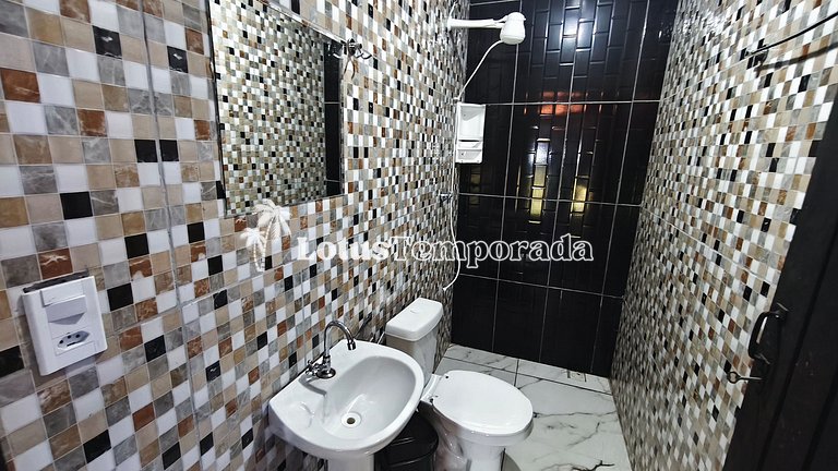 Chácara com 05 dormitórios, piscina e lazer LT0068