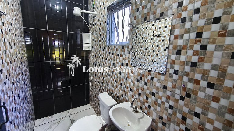 Chácara com 05 dormitórios, piscina e lazer LT0068
