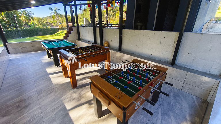 Chácara com 05 dormitórios, piscina e lazer LT0068
