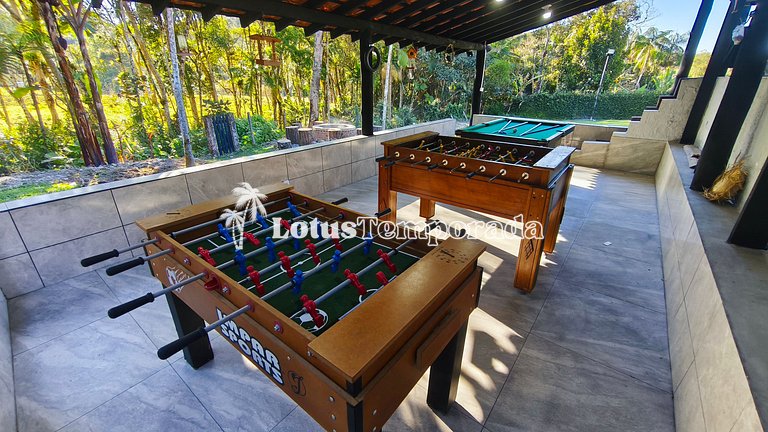 Chácara com 05 dormitórios, piscina e lazer LT0068