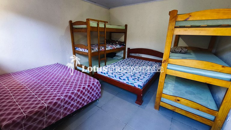 Chácara com 05 dormitórios, piscina e lazer LT0068