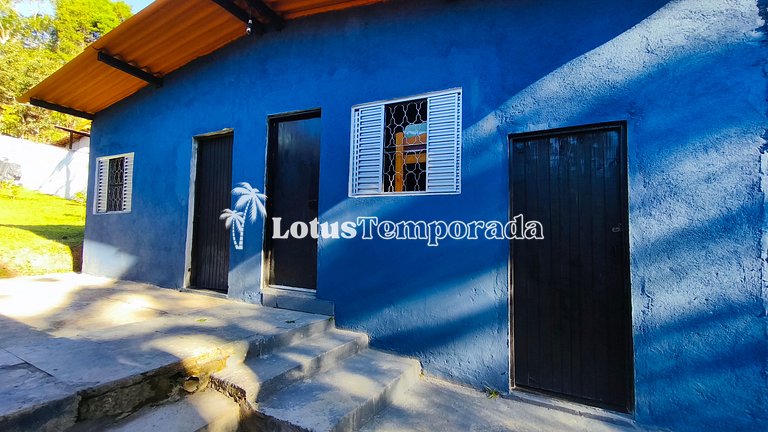 Chácara com 05 dormitórios, piscina e lazer LT0068