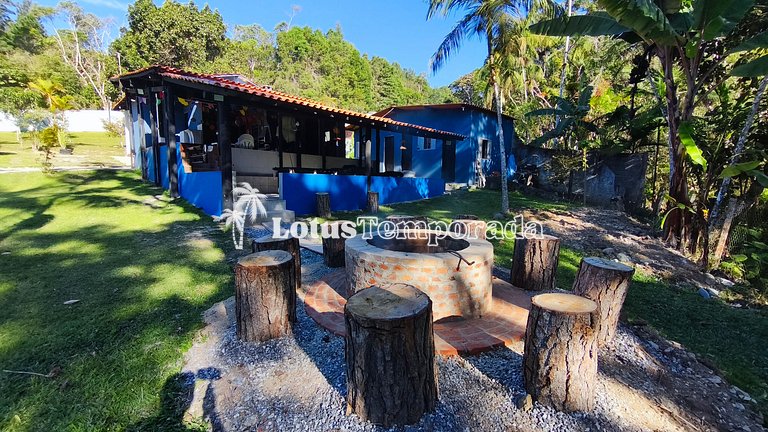 Chácara com 05 dormitórios, piscina e lazer LT0068