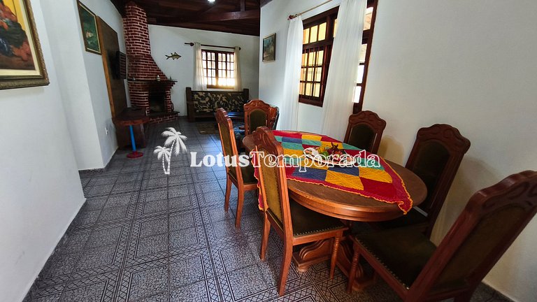Chácara com piscina e lareira em Juquitiba LT0102