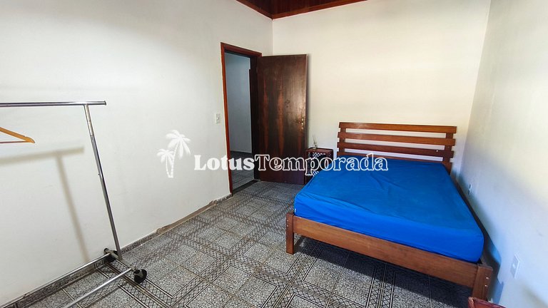 Chácara com piscina e lareira em Juquitiba LT0102