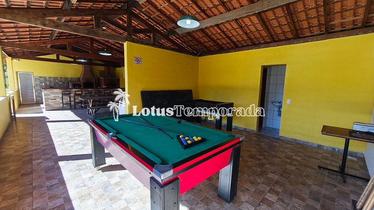 Chácara com piscina e lareira em Juquitiba LT0102