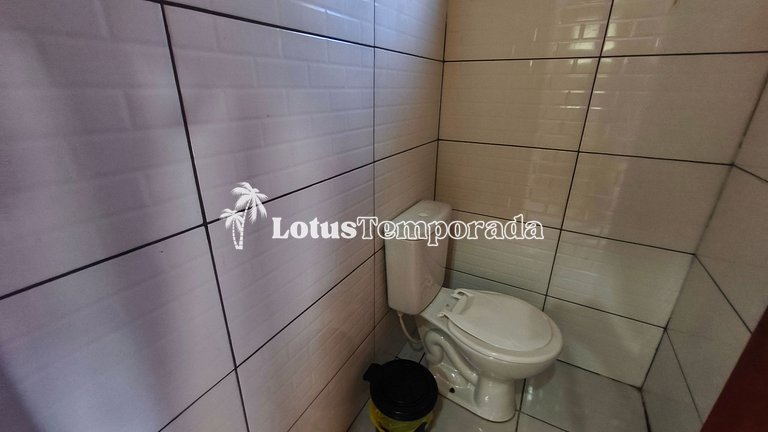Chácara com piscina e lareira em Juquitiba LT0102