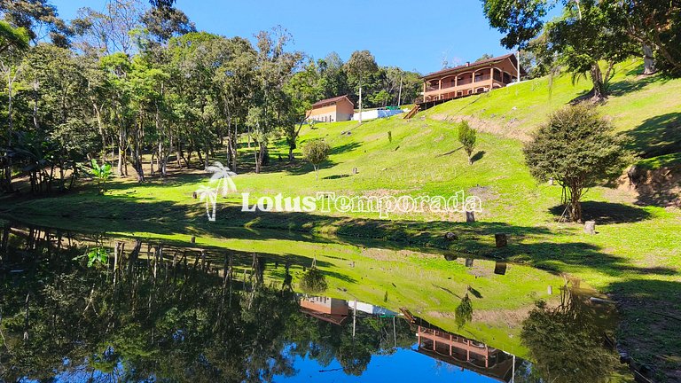 Chácara com lagos, piscina e 6 quartos LT0097