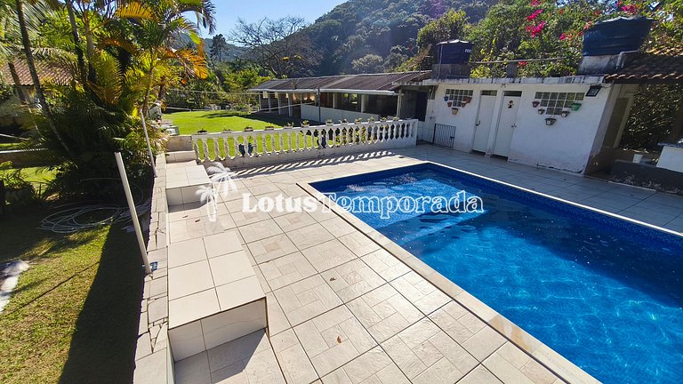 Chácara para Alugar em condominio com piscina LT0066