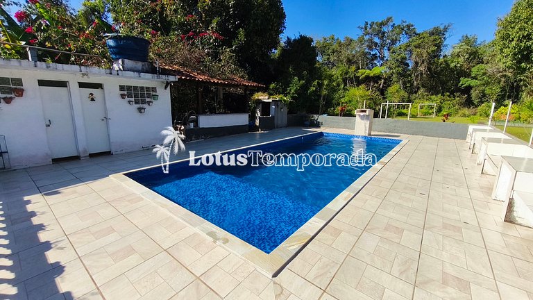 Chácara para Alugar em condominio com piscina LT0066