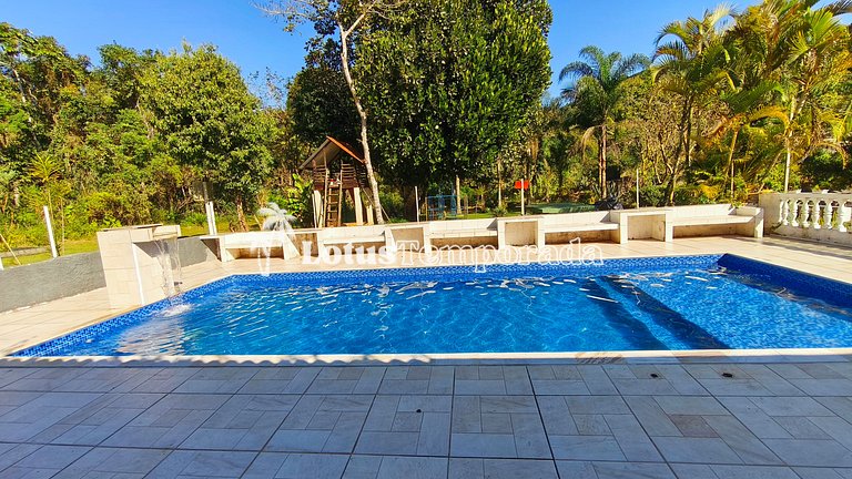 Chácara para Alugar em condominio com piscina LT0066