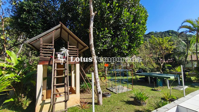 Chácara para Alugar em condominio com piscina LT0066