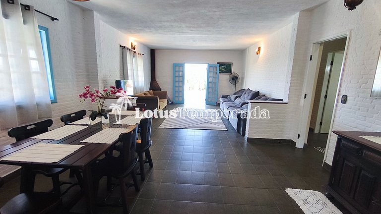 Chácara com 4 dormitórios e lazer completo LT0081