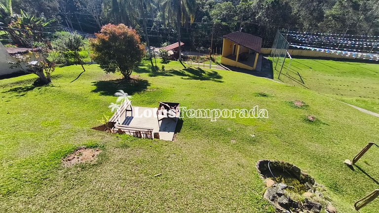 Chácara com 4 dormitórios e lazer completo LT0081