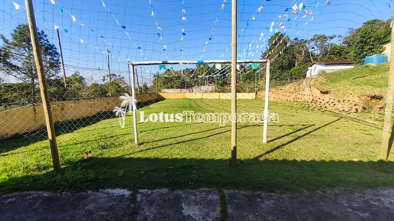 Chácara com 4 dormitórios e lazer completo LT0081