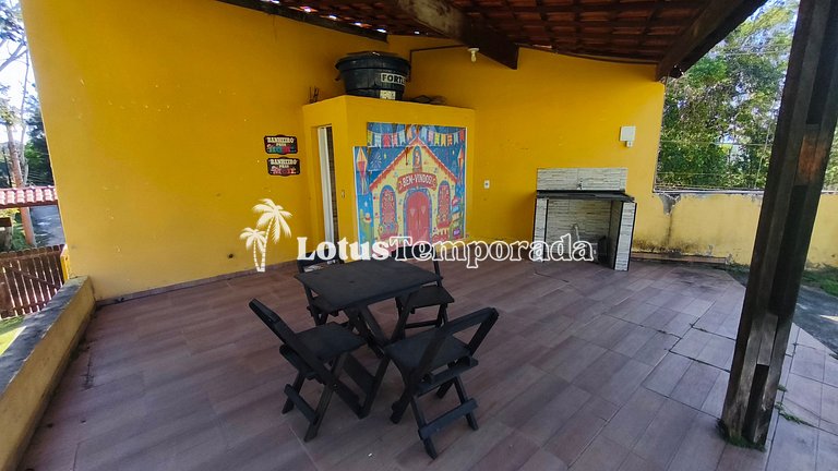 Chácara com 4 dormitórios e lazer completo LT0081