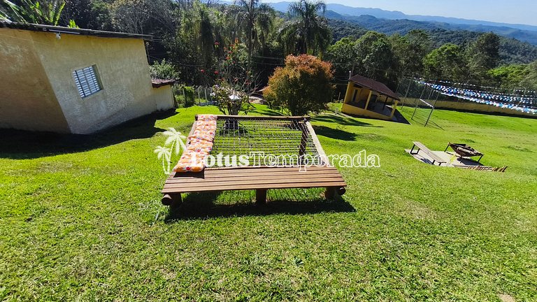 Chácara com 4 dormitórios e lazer completo LT0081