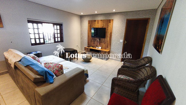 Chácara em Ibiuna com 4 dormit, piscina e lagos LT0104