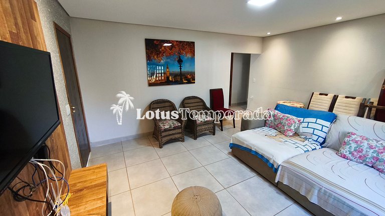 Chácara em Ibiuna com 4 dormit, piscina e lagos LT0104