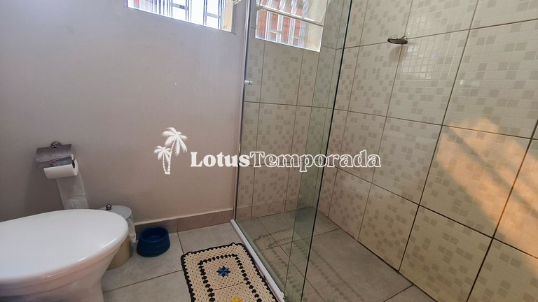 Chácara em Ibiuna com 4 dormit, piscina e lagos LT0104