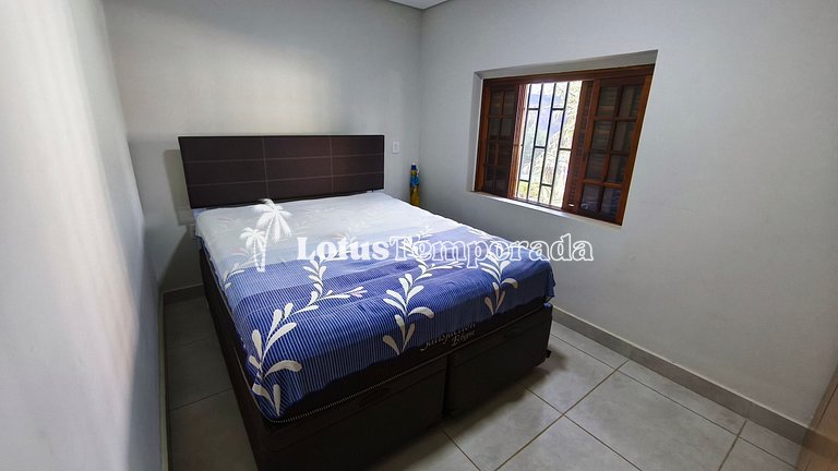 Chácara em Ibiuna com 4 dormit, piscina e lagos LT0104