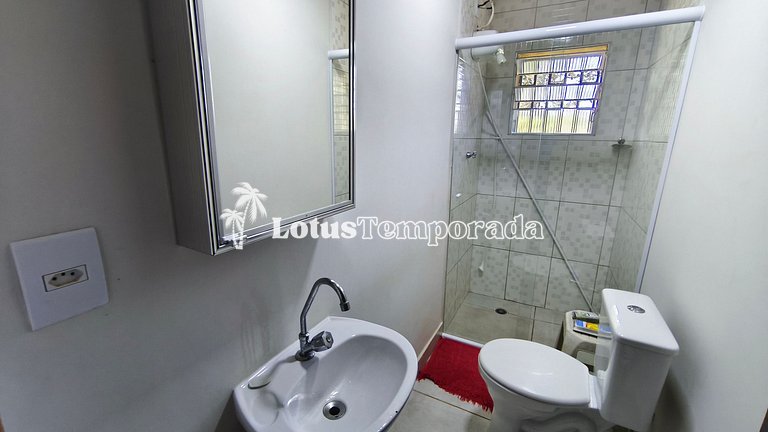 Chácara em Ibiuna com 4 dormit, piscina e lagos LT0104