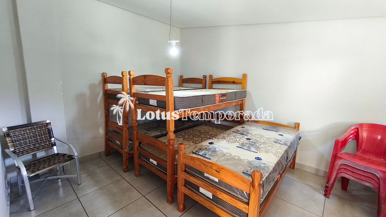 Chácara em Ibiuna com 4 dormit, piscina e lagos LT0104