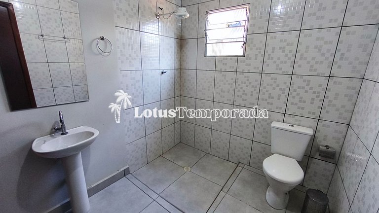 Chácara em Ibiuna com 4 dormit, piscina e lagos LT0104