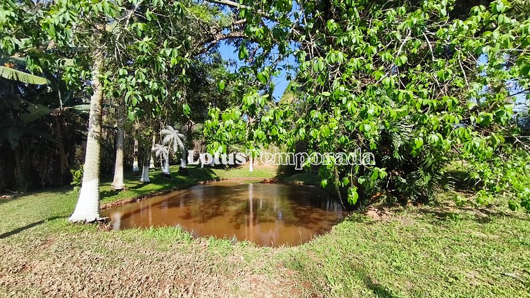 Chácara em Ibiuna com 4 dormit, piscina e lagos LT0104