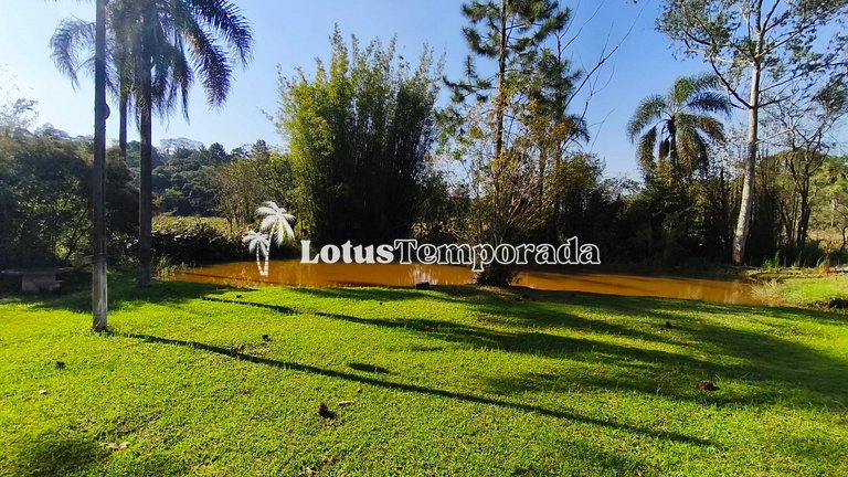 Chácara em Ibiuna com 4 dormit, piscina e lagos LT0104