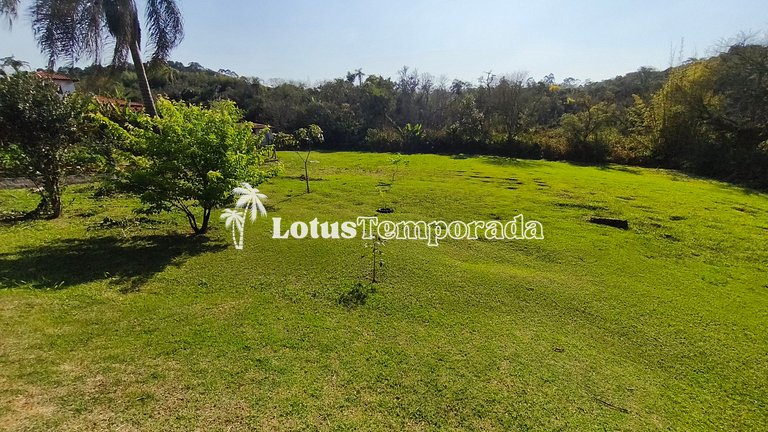Chácara em Ibiuna com 4 dormit, piscina e lagos LT0104