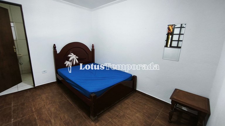 Chácara na represa com prainha, piscina e lazer LT0107