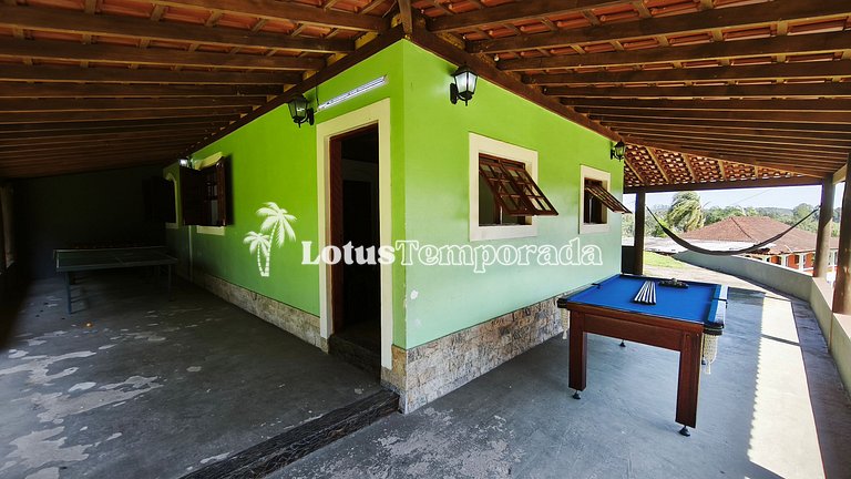 Chácara na represa com prainha, piscina e lazer LT0107