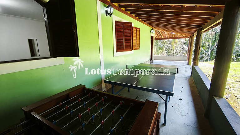 Chácara na represa com prainha, piscina e lazer LT0107