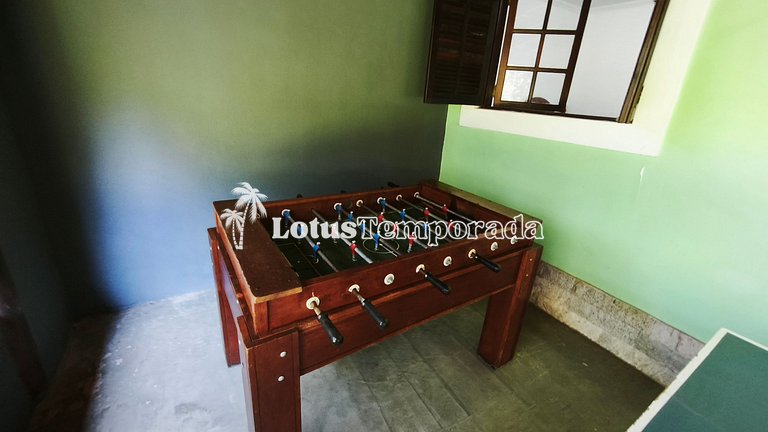 Chácara na represa com prainha, piscina e lazer LT0107