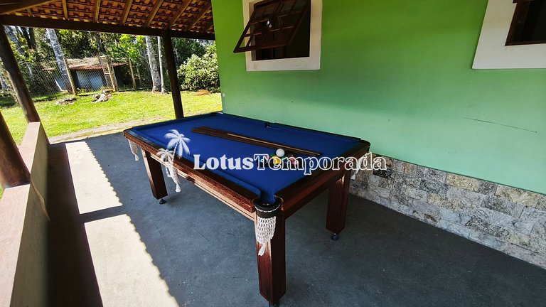 Chácara na represa com prainha, piscina e lazer LT0107