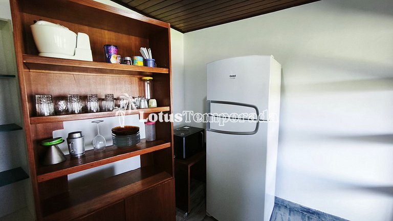 Chácara na represa com prainha, piscina e lazer LT0107