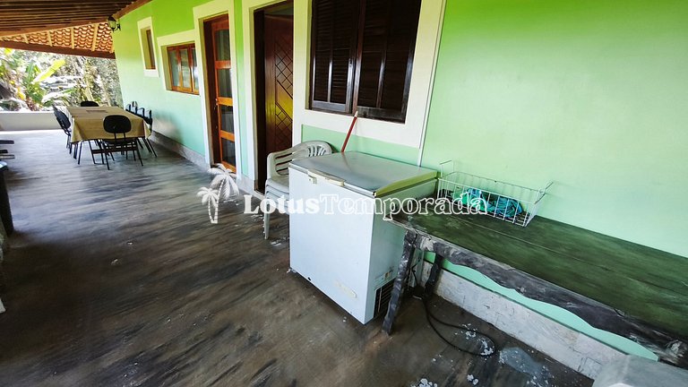 Chácara na represa com prainha, piscina e lazer LT0107