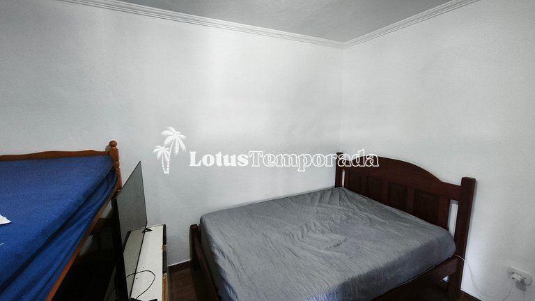 Chácara na represa com prainha, piscina e lazer LT0107