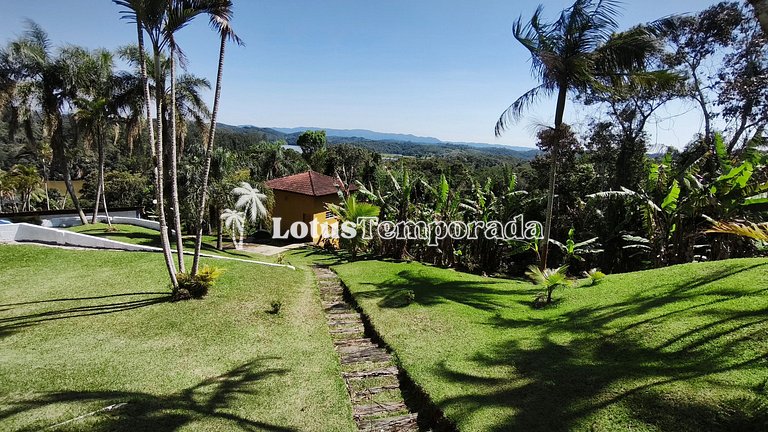 Chácara na represa com prainha, piscina e lazer LT0107