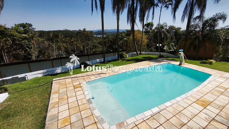 Chácara na represa com prainha, piscina e lazer LT0107