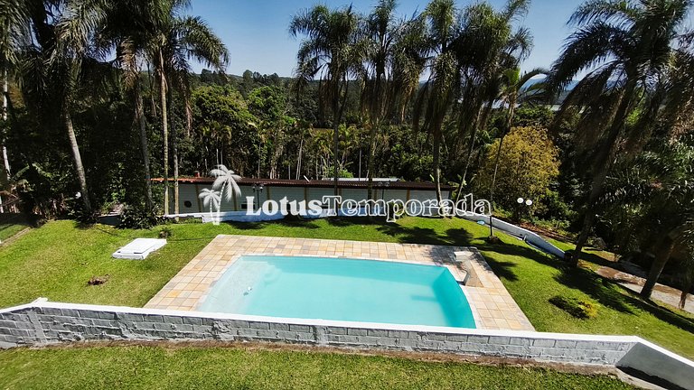 Chácara na represa com prainha, piscina e lazer LT0107