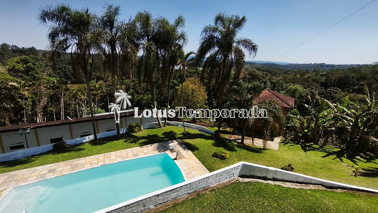 Chácara na represa com prainha, piscina e lazer LT0107