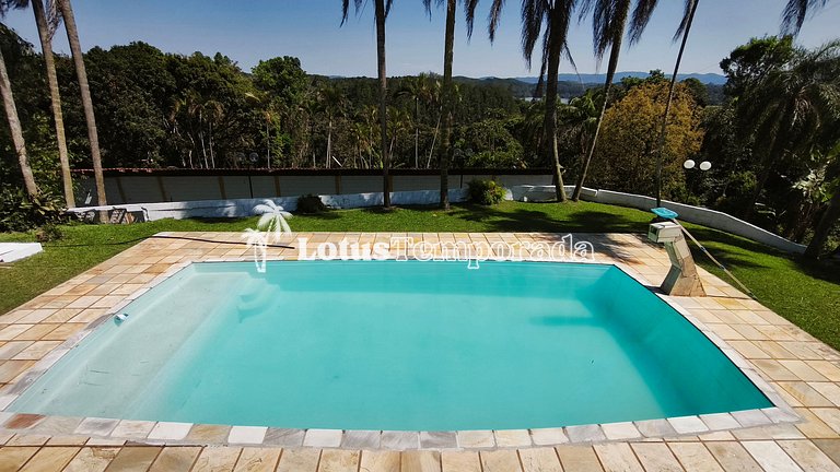 Chácara na represa com prainha, piscina e lazer LT0107