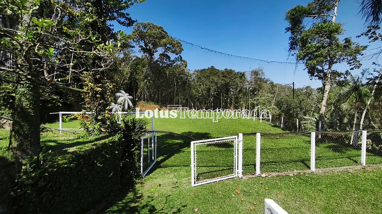 Chácara na represa com prainha, piscina e lazer LT0107
