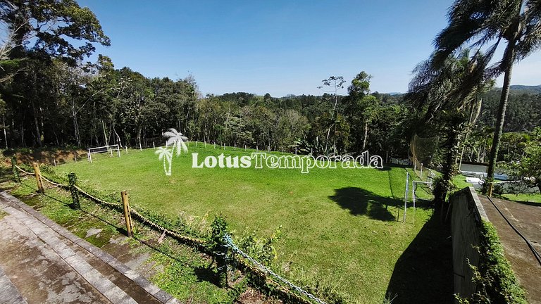 Chácara na represa com prainha, piscina e lazer LT0107